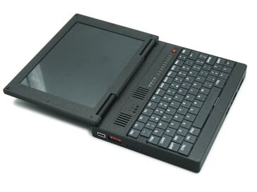 O laptop tem uma dobradiça de 180° (Fonte da imagem: 8064YES!)