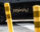 O logotipo da plataforma de carona compartilhada Tesla Robotaxi no novo Model Y. (Fonte da imagem: @artsimage/X)