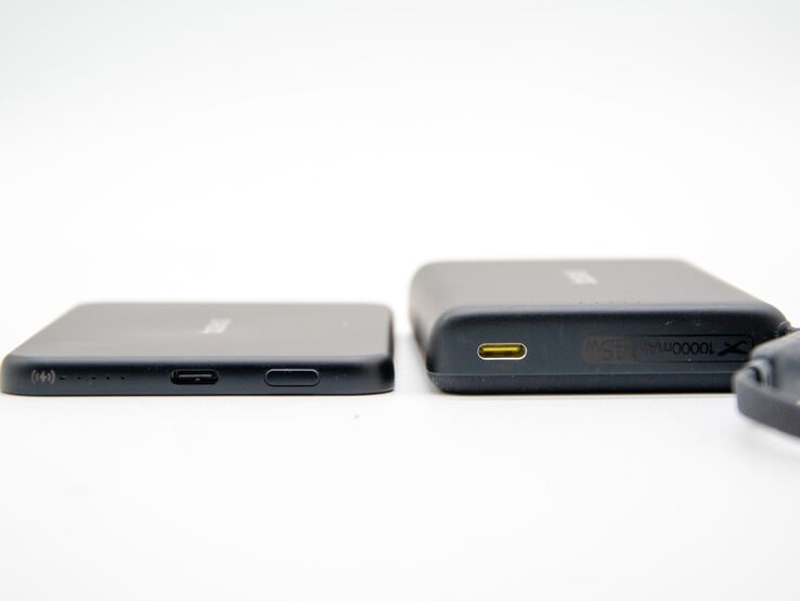 Em comparação com o PicoGo AM52, o PicoGo Air é muito fino, mas também oferece apenas metade da capacidade