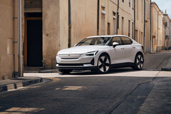 A Polestar apresenta o Polestar 2 como um veículo elétrico prático que prioriza a experiência de dirigir. (Fonte da imagem: Polestar)