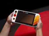 O Gamestation Go tem uma variedade de controles em sua parte frontal. (Fonte da imagem: My Arcade)