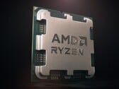 Uma renderização de chip shot da aparência de uma moderna CPU AMD Ryzen baseada em AM5