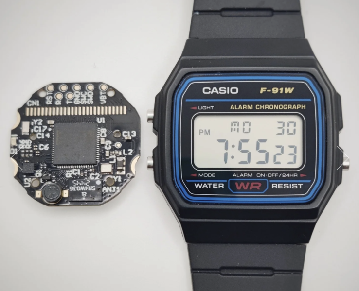 O Ollee PCB ao lado do Casio F-91W. (Fonte da imagem: OlleeWatch)