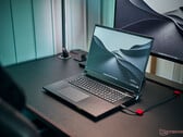 Análise do Schenker Key 18 Pro E25: Estação de trabalho de alto nível com RTX 5090 e 256 GB de RAM