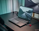 Análise do Schenker Key 18 Pro E25: Estação de trabalho de alto nível com RTX 5090 e 256 GB de RAM