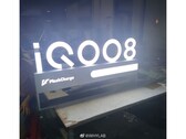 Um suposto pôster do iQOO 8. (Fonte: WHYLAB via Weibo)