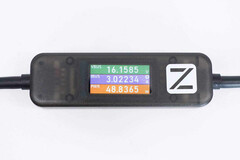 O cabo USB-C de teste de carga ChargerLAB Power-Z AK001 tem um display colorido integrado. (Fonte de imagem: ChargerLAB)