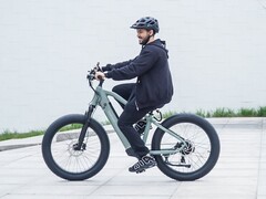 A freebeat Morph e-bike tem uma bateria de 720Wh que pode ser recarregada por meio de um treino interno. (Fonte da imagem: freebeat)