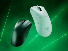 O mouse para jogos Razer DeathAdder V4 Pro é mostrado nas cores preto e branco (Fonte da imagem: Razer)
