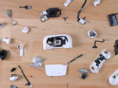 Os AirPods Pro 2 são tão fechados quanto os outros earbuds do site Apple. (Fonte da imagem: iFixit)