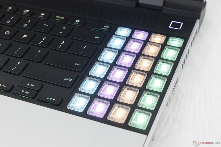 O RGB Macropad funciona de forma idêntica ao teclado numérico comum