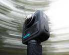 A GoPro Max 2 em cima de um acessório de tripé oficial. (Fonte da imagem: via Igor Bogdanov)