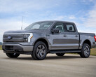 A F-150 da Ford Lightning está recebendo algumas atualizações significativas sob o capô para 2024. (Fonte da imagem: Ford)