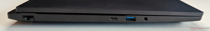 Esquerda: Gigabit Ethernet, USB-C 3.2 Gen.2 (10 GBit/s, DisplayPort 1.4a via iGPU, 100W Power Delivery), USB-A 3.2 Gen.1 (5 GBit/s), áudio de 3,5 mm