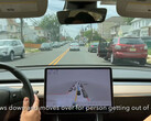 O modo de autocondução completa de Tesla em ação (imagem: Fabian Luque/YouTube)