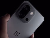 O OnePlus 13T, um telefone compacto carro-chefe lançado no início deste ano. (Fonte da imagem: OnePlus)