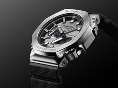 Um close do mostrador da colaboração Casio G-Shock x Mandalorian.
