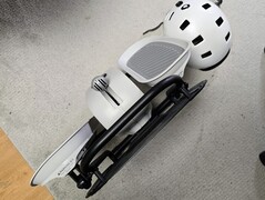 O dispositivo ocupa muito pouco espaço quando armazenado na posição vertical