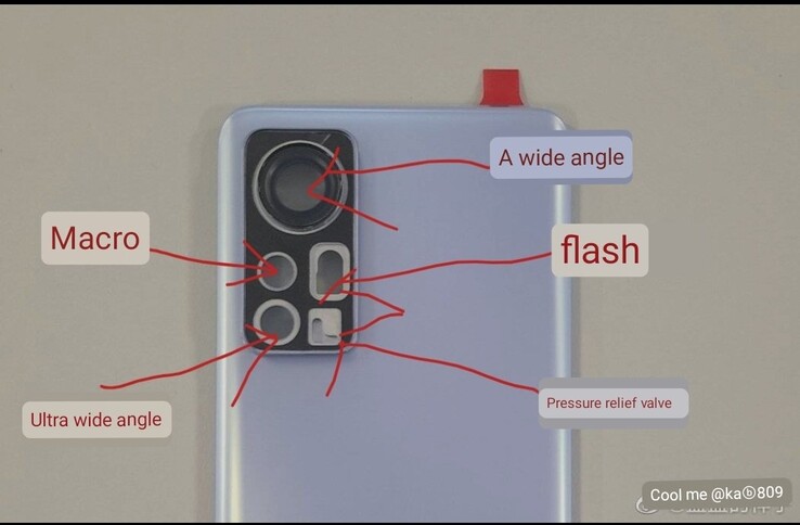 Uma suposta hands-on do painel traseiro do Xiaomi 12. (Fonte da imagem: @yabhishekhd)