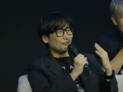 Hideo Kojima interagindo com os fãs durante a turnê mundial de Death Stranding na Arábia Saudita (fonte da imagem: PlayStation Arabia YT)