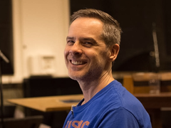 O compositor do DK Rap de Donkey Kong 64, Grant Kirkhope (fonte da imagem: IMDB)