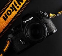 A Nikon poderá em breve passar a ser propriedade da gigante óptica EssilorLuxottica.