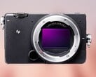 A minúscula câmera full-frame Sigma fp deve ganhar uma sucessora em breve.