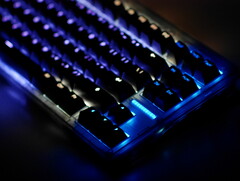 Wooting 80HE com RGB ativado. 
