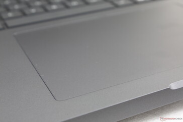 13.o clickpad de 4 x 9 cm é silencioso e um pouco mais macio