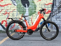 A e-bike Segway Xafari agora está disponível na cor Crimson Red (Fonte da imagem: Segway)