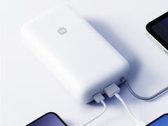 O Power Bank Xiaomi de 20.000 mAh com cabo embutido (2026) é permitido para uso em voos na China.