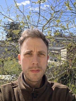 Selfie com a câmera frontal de 12 MP