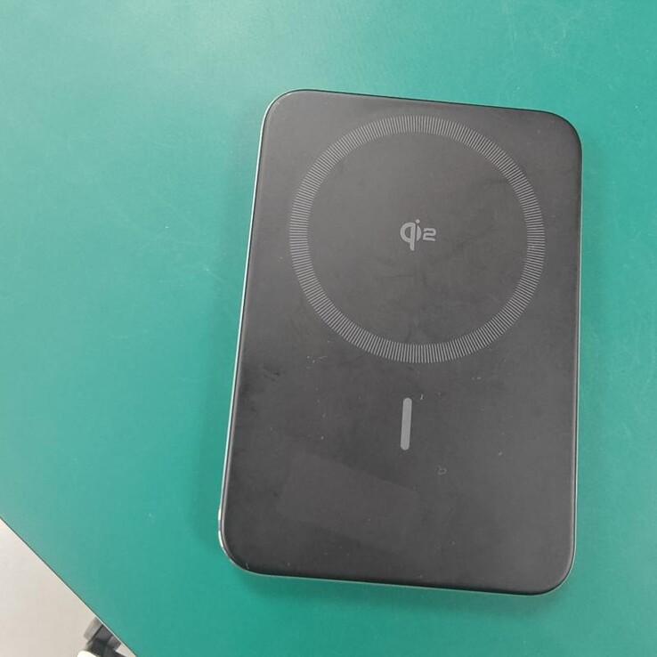 O Anker Nano Magnetic Power Bank A1115