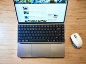 O mais recente teclado da Lofree é relativamente compacto, mas só é oferecido no layout ANSI. (Imagem: Notebookcheck)