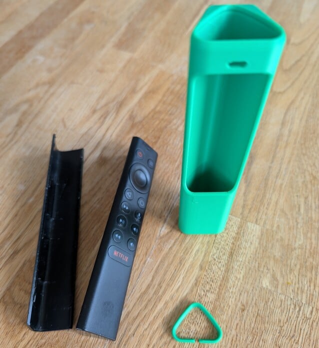 O estojo remoto do Nvidia Shield é mais do que capaz de consertar uma porta de bateria quebrada (Fonte da imagem: Notebookcheck)