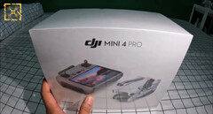 O DJI Mini 4 Pro já foi retirado da caixa. (Fonte da imagem: Igor Bogdanov)