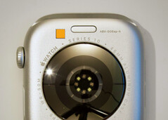 Fotos recentes supostamente mostram um protótipo do Apple Watch Series 10 com um sensor adicional. (Fonte da imagem: @StellaFudge)