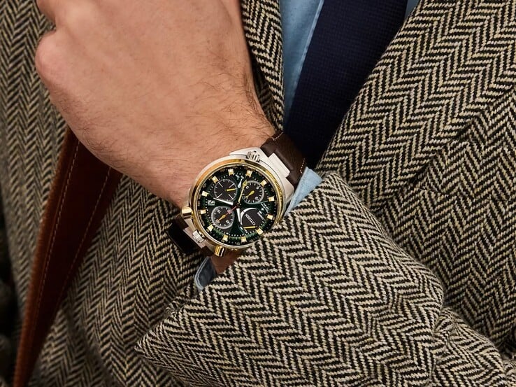 Imagem em ângulo do Citizen Promaster Tsuno Chrono Racer usado no pulso.