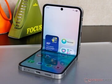 Galaxy Tela do Z Flip 7 FE ((fonte da imagem: Notebookcheck)