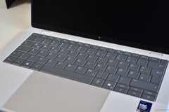 O teclado removível pelo usuário do HP EliteBook X G2i 14.