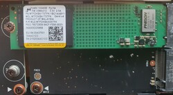 Dois slots para M.2 PCIe4x4 SSDs
