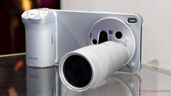 O extensor telefoto G2 Ultra de 400 mm pode facilmente proporcionar fotos de 1600 mm, conforme demonstrado em uma amostra de foto inicial.