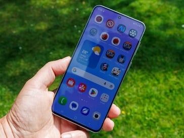 Galaxy A57 ao ar livre
