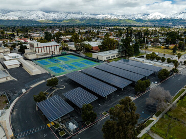 Cobertura de um estacionamento em San Bernardino, Califórnia (imagem: DSD Renewables)