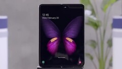 Samsung Galaxy Fold recebe Android 11 de atualização com One UI 3.0 no topo