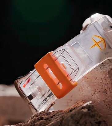 Casio G-Shock x Mobile Suit Gundam DW-5600 exibido