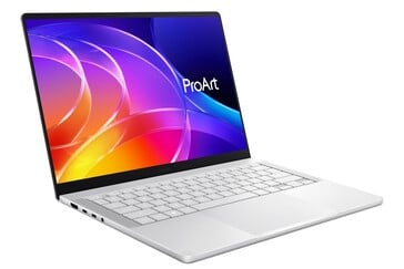 Asus ProArt P14 mostrado em ângulo