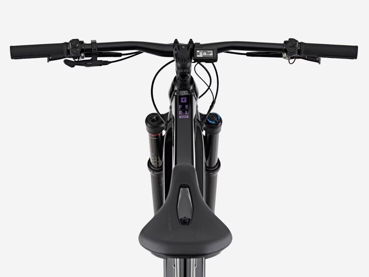 A nova e-bike preta Decathlon E-FEEL 900 S