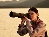 A mais recente lente zoom full-frame da Sony é leve, mas não é rápida.