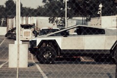 O Tesla Cybertruck pode ser lançado em 30 de novembro com suporte total ao FSD v12, se o cronograma de Musk estiver correto. (fonte da imagem: Adan Guajardo no X - editado)